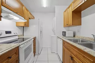 10148 Twin Lakes Dr, Coral Springs, FL 33071 - Photo 2