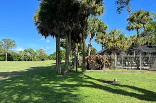 4075 Palm Forest Dr N, Delray Beach, FL 33445 - Photo 32