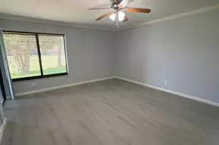 4075 Palm Forest Dr N, Delray Beach, FL 33445 - Photo 10