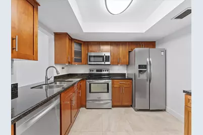1821 NE 40th Court #305, Pompano Beach, FL 33064 - Photo 8