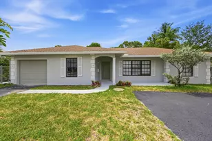 810 NE 9th Ave, Deerfield Beach, FL 33441 - Photo 2