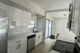 810 NE 9th Ave, Deerfield Beach, FL 33441 - Photo 4