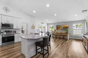 701 SE Dolphin Dr, Stuart, FL 34996 - Photo 10