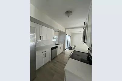 8 NE 9th Avenue, Deerfield Beach, FL 33441 - Photo 4