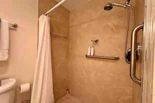 1252 Club Dr W, Delray Beach, FL 33445 - Photo 12
