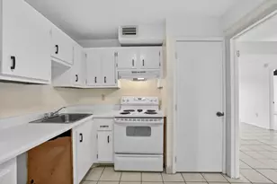 4174 Inverrary Dr, Lauderhill, FL 33319 - Photo 4