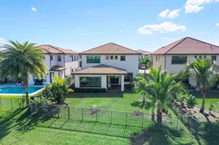 11425 Watercrest Cir E, Parkland, FL 33076 - Photo 12