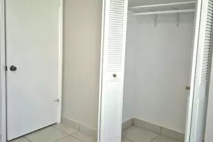 5510 S Lakewood Cir Circle S, Margate, FL 33063 - Photo 10
