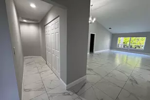 18750 Caspian Cir, Boca Raton, FL 33496 - Photo 10