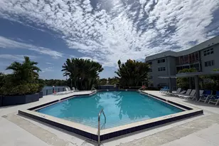 879 NE 195th St, Miami, FL 33179 - Photo 32