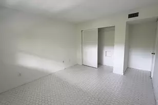 879 NE 195th St, Miami, FL 33179 - Photo 20