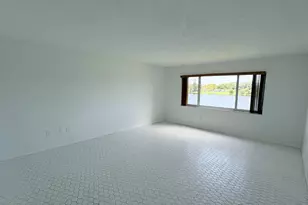 879 NE 195th St, Miami, FL 33179 - Photo 26