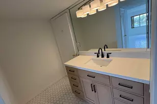 879 NE 195th St, Miami, FL 33179 - Photo 24