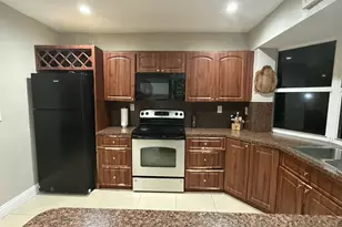 7932 Tropicana St, Miramar, FL 33023 - Photo 4