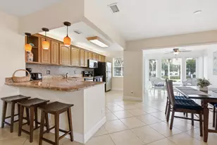 34 Colonial Club Dr, Boynton Beach, FL 33435 - Photo 4