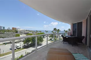2051 SE 3rd St, Deerfield Beach, FL 33441 - Photo 2