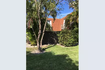 2233 White Pine Circle #D, Greenacres, FL 33415 - Photo 2