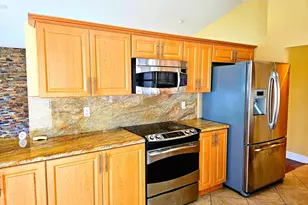 566 Village Lake Dr, Weston, FL 33326 - Photo 8