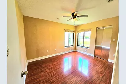 566 Village Lake Drive, Weston, FL 33326 - Photo 20