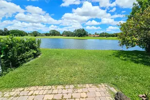 566 Village Lake Dr, Weston, FL 33326 - Photo 12