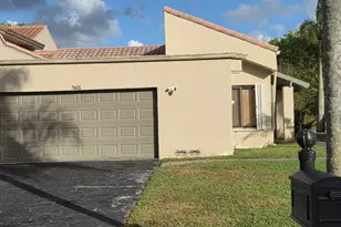 566 Village Lake Dr, Weston, FL 33326 - Photo 4