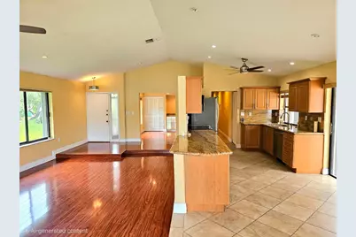 566 Village Lake Drive, Weston, FL 33326 - Photo 8