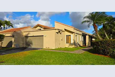 566 Village Lake Drive, Weston, FL 33326 - Photo 2