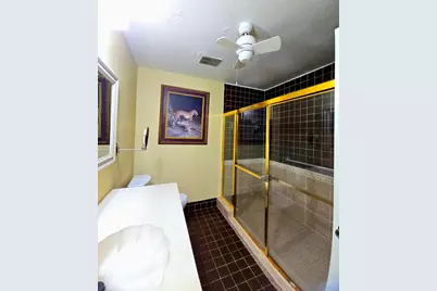 566 Village Lake Drive, Weston, FL 33326 - Photo 18