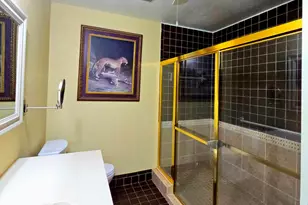 566 Village Lake Dr, Weston, FL 33326 - Photo 18