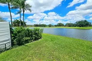 566 Village Lake Dr, Weston, FL 33326 - Photo 36