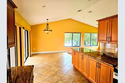 566 Village Lake Drive, Weston, FL 33326 - Photo 34