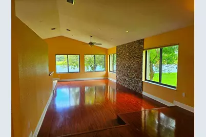 566 Village Lake Drive, Weston, FL 33326 - Photo 6
