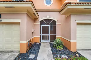 357 River Bluff Ln, Royal Palm Beach, FL 33411 - Photo 4