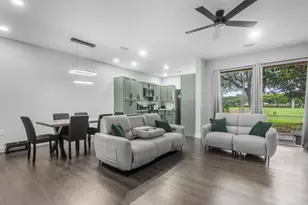 357 River Bluff Ln, Royal Palm Beach, FL 33411 - Photo 10