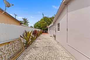 1450 W 37th St, Hialeah, FL 33012 - Photo 54