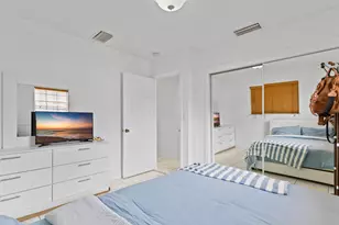 1450 W 37th St, Hialeah, FL 33012 - Photo 38