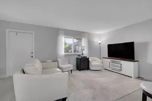 646 Flanders N, Delray Beach, FL 33484 - Photo 6