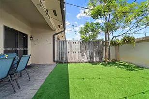 9265 NW 16th St, Pembroke Pines, FL 33024 - Photo 8