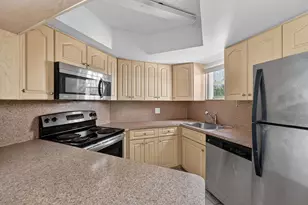 8363 Lake Dr, Doral, FL 33166 - Photo 8