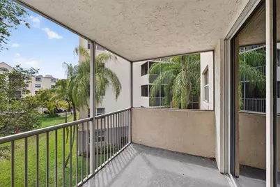 8363 Lake Drive #308, Doral, FL 33166 - Photo 4
