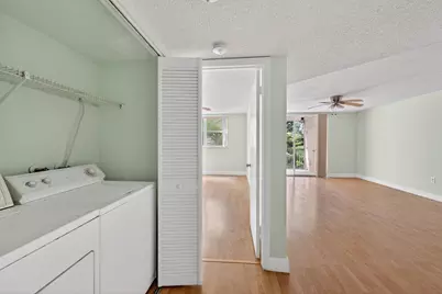 8373 Lake Drive #Apt 307, Doral, FL 33166 - Photo 10