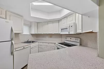 8373 Lake Drive #101, Doral, FL 33166 - Photo 12
