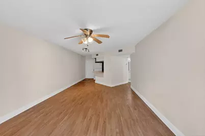 8353 Lake Drive #204, Doral, FL 33166 - Photo 4