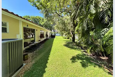 9532 NW 9th Court, Plantation, FL 33324 - Photo 2