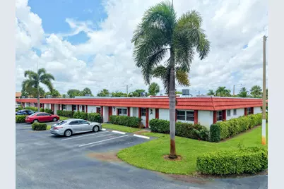 5800 W Fernley Dr W #9, Greenacres, FL 33415 - Photo 2