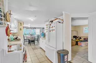 32 Lisa Ln, Greenacres, FL 33463 - Photo 10