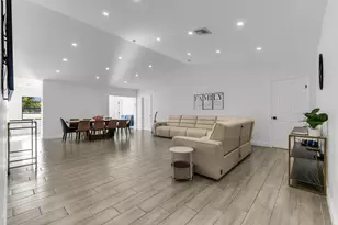 10131 Camelback Ln, Boca Raton, FL 33498 - Photo 4