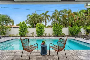 2527 SW 12th St, Boynton Beach, FL 33426 - Photo 1
