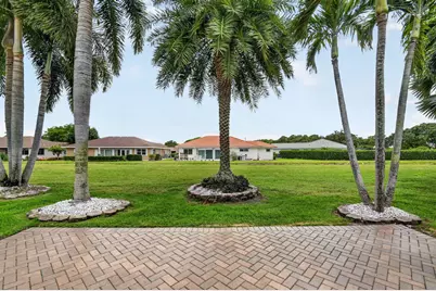 10460 Greentrail Drive N, Boynton Beach, FL 33436 - Photo 30