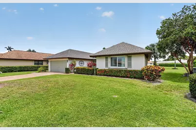 10460 Greentrail Drive N, Boynton Beach, FL 33436 - Photo 2